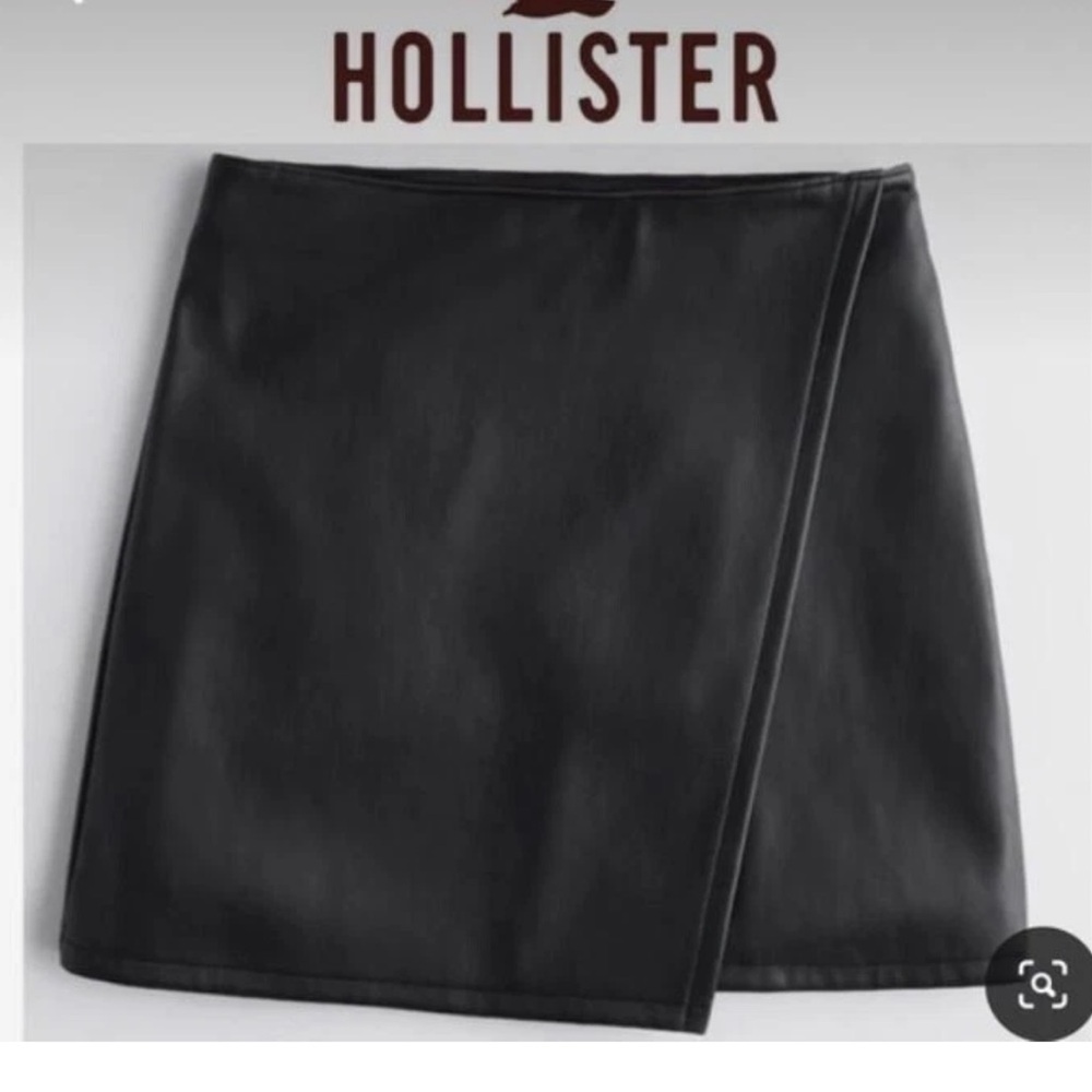 Hollister Faux Leather & Wrap Skirt Mini Ultra High Rise, Black, Size XSmall XS